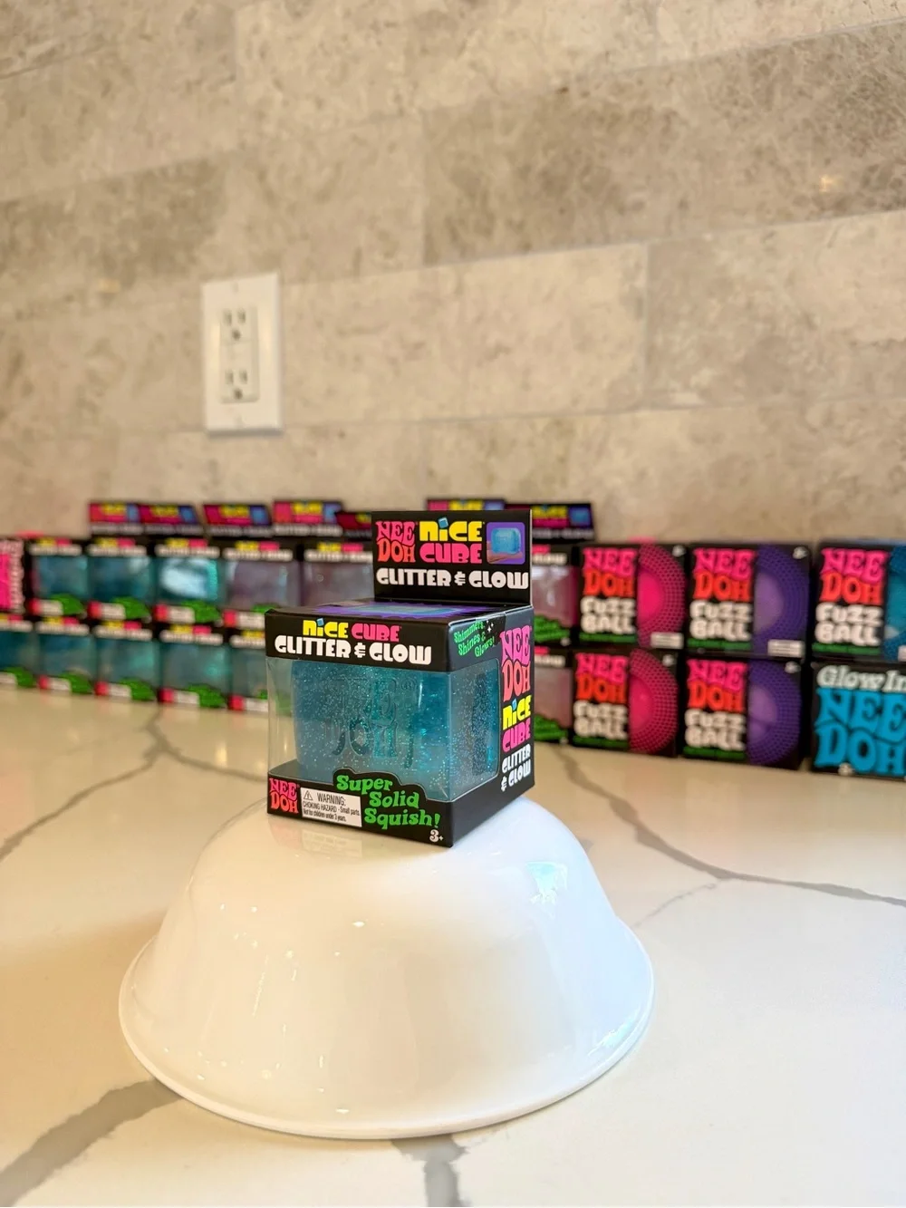 Viral Rare Glitter & Glow NeeDoh nice cube